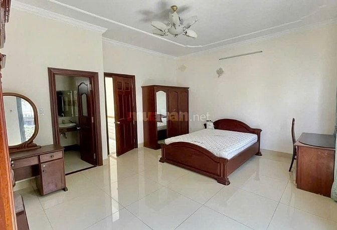 Nhà Đẹp Bề Thế - Cổng Sân Bay Tsn, Tân Bình - 96m²- 4 Tầng - Hẻm Ôtô T