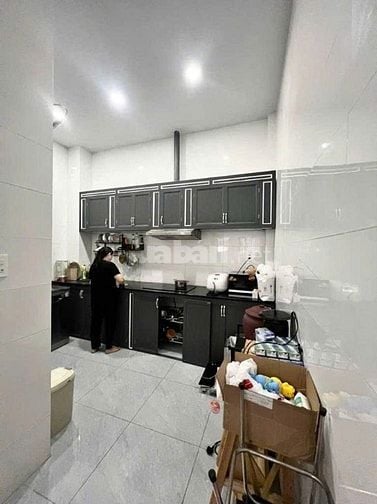 TRUNG TÂM Q5 GIÁP Q1 BÁN CĂN NGUYỄN TRÃI ĐỂ GIÁ 5 TỶ TL BỚT LỘC 