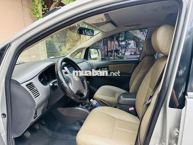 Toyota Innova 2013 2.0J - 250000 km