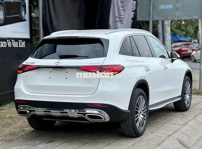 Mercedes Benz GLC200 4MATIC V1