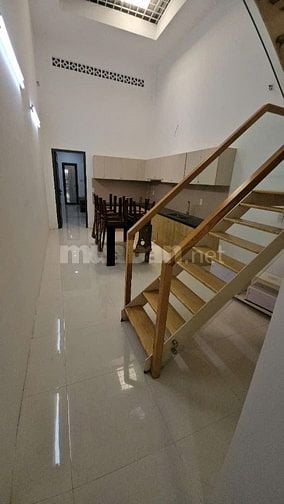 Cho thuê nhà nguyên căn hẻm Quận 3