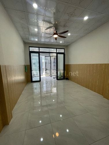 Bán nhà nở hậu sổ riêng gần chợ trung chánh
