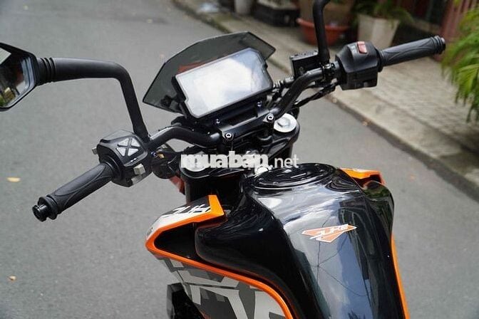 KTM Duke390 lướt nhiều đồ chơi