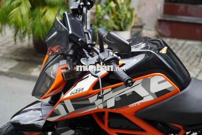 KTM Duke390 lướt nhiều đồ chơi