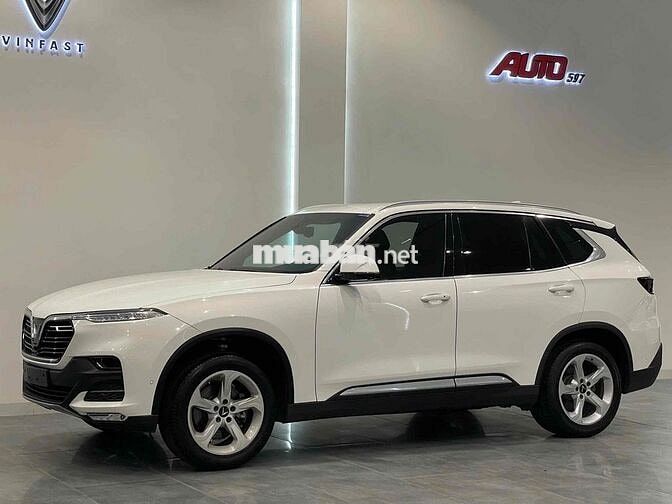 VinFast Lux SA2.0 2020 Plus 2.0 AT - 60000 km
