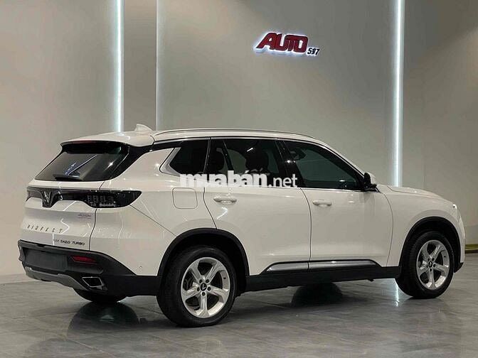 VinFast Lux SA2.0 2020 Plus 2.0 AT - 60000 km