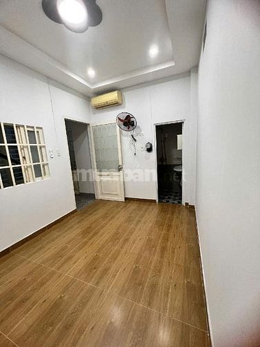 Sốc. Hoàng Diệu. Q4. Ngay Q1. 45m2 giá chỉ chỉnh 4 tỷ