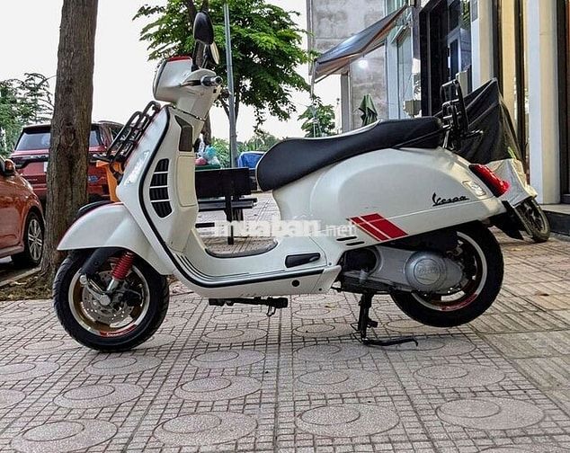 Piaggio Vespa GTS 300 2018 chạy ít