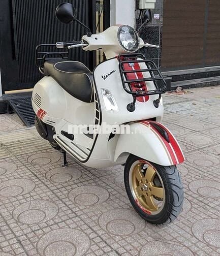 Piaggio Vespa GTS 300 2018 chạy ít