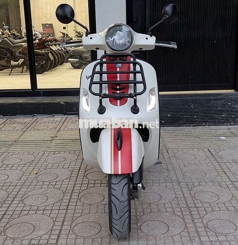 Piaggio Vespa GTS 300 2018 chạy ít