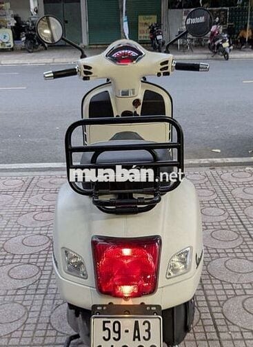 Piaggio Vespa GTS 300 2018 chạy ít