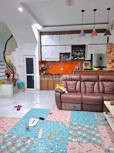 1.	Bán nhà Bằng B, Linh Đàm, DT 43m2, 4 tầng, cách đường ô tô 30m, SĐC