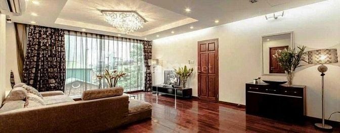 Bán tòa nhà 8.5 tầng , phố tô ngọc Vân, quảng an Tây hồ hà nội 