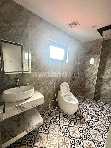 SIÊU HIẾM NHÀ MỚI PHỐ NVC - BỒ ĐỀ - 6TẦNG THANG MÁY - 10.8TỶ 160TR/M 