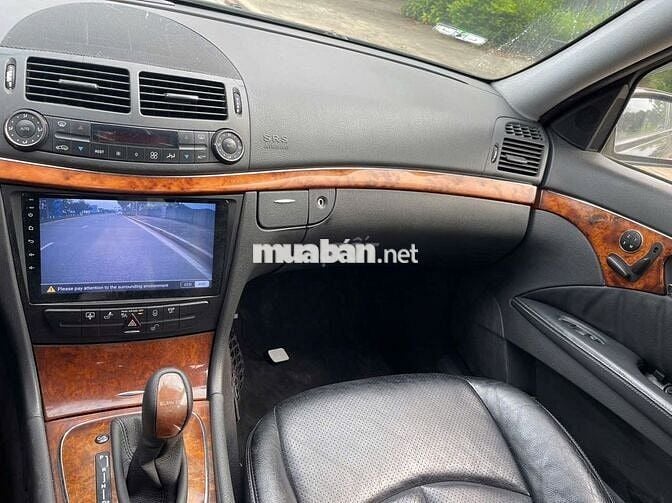 Mercedes E240 model 2005 vành mới