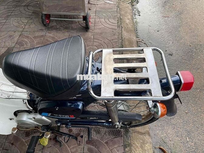 Honda Super Cub 50 màu xanh dương