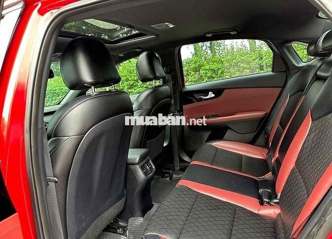 Kia Cerato 2019 2.0 AT Premium - 68000 km