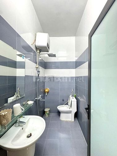 Nhà bán giá ngộp DT 50,6m2 nằm ngay đường Phạm Văn Chiêu, Gò Vấp.