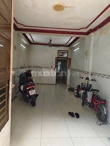  6,8ty Nhà cấp 4 diện tích lớn 3,25 x 16,5 SHR hẻm xe hơi đậu trước nh