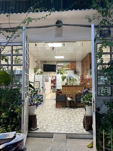 Bán nhà 2 tầng khu trung tâm tứ liên tây hồ