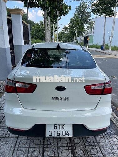 Kia Rio 2015 1.4 MT Sedan - 80000 km