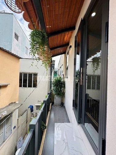 Bán nhà quận Phú Nhuận-Đường Nguyễn Đình Chính - Nằm giao Mai Văn Ngọc