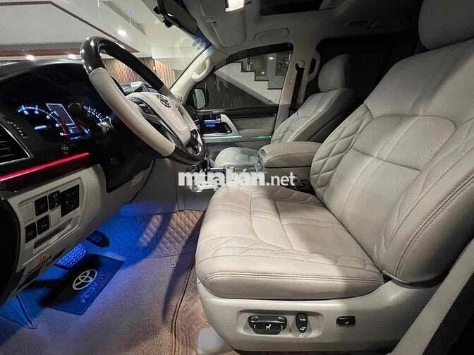 Toyota Land Cruiser 2020 4.6 V8 - 96000 km