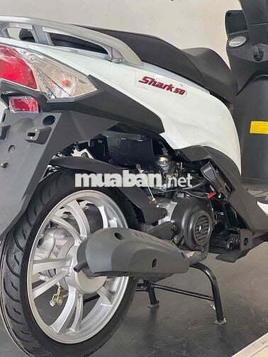 Xe không cần bằng lái, bảo hành 2 năm hoặc 30000km