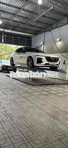 VinFast Lux A2.0 2019 2.0 AT - 114000 km