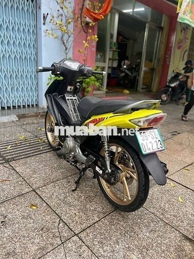 Suzuki Axelo 2016 mới 90% biển số thành phố