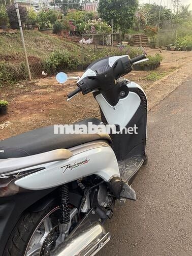 Bán xe còn mới ít đi