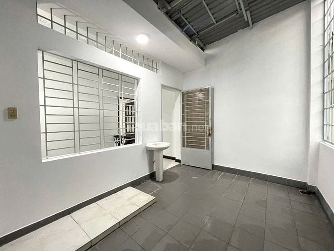 Nhà 4 lầu đẹp Cao cấp Mặt tiền kinh doanh Trần Hữu Trang, P11, Q.PN