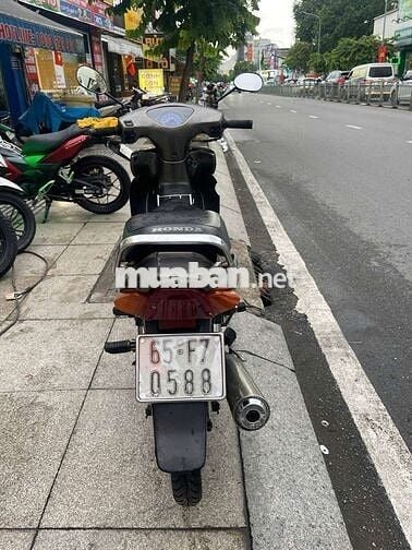 Future Trung Quốc 2002 mới 80% biển số 65