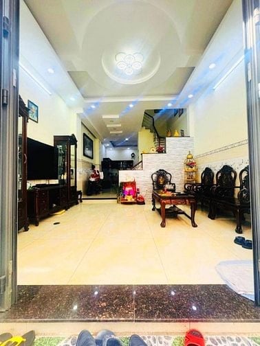 NHÀ GẦN NGAY CẦU ĐỎ BÊN BÌNH THẠNH , GIÁ CỰC HỜI CHO KHÁCH MUA NHÀ 