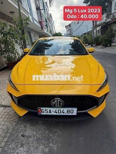 Bán xe MG5 LUX Vàng