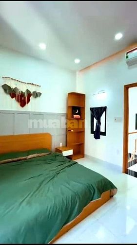 Nhà Nhất Chi Mai cần bán, gần trường Tiểu Học Yên Thế, giá 3tỷ550-52m2