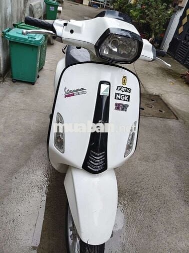 Vespa 218 Iget ABS zin êm ngay chủ ký