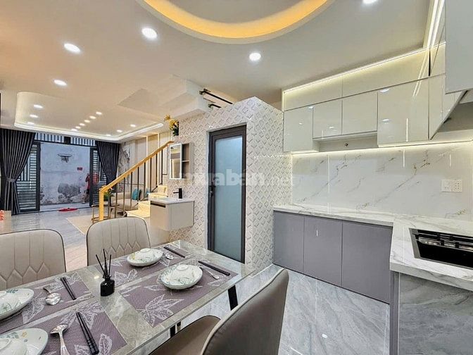 Cô Tư cần bán nhà Cô Giang - Quận Phú Nhuận / 65.2m2 / Giá 2 Tỷ 580