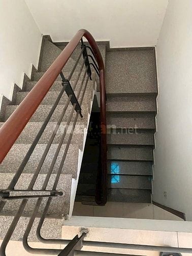 Bán 2 tỷ 770. Nhà 50m2 Huỳnh Văn Bánh gần Lê Văn Sỹ, Xây 1 trệt 3 lầu.