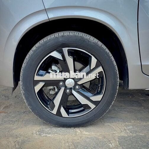 Mitsubishi Xpander 2024 Premium 1.5 AT - 22500 km
