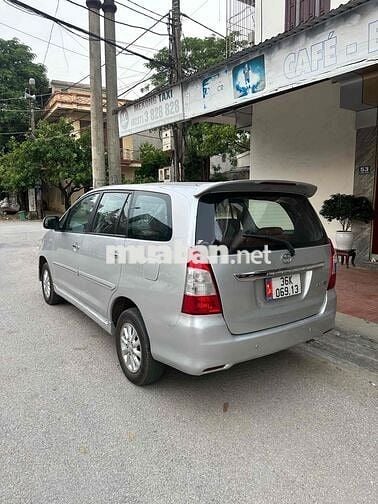 Toyota Innova 2013 2.0E - 15000 km