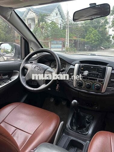Toyota Innova 2013 2.0E - 15000 km