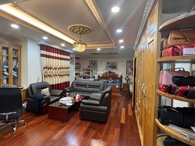 Bán Biệt thự đẳng cấp 4 lầu ngang 12m ngay KDC Cityland P.10 240m2 tiệ