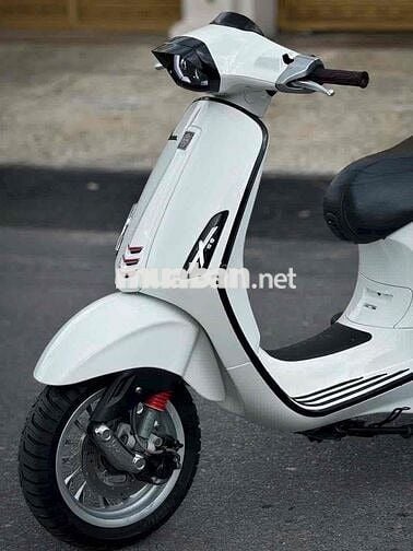 vespa 2016 kiễng đẹp may zin nợ xấu trả 50% ạ
