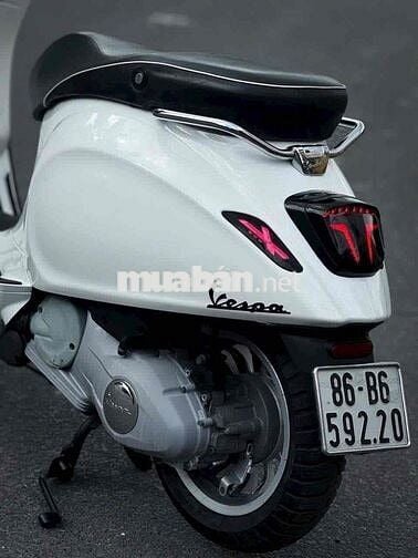 vespa 2016 kiễng đẹp may zin nợ xấu trả 50% ạ
