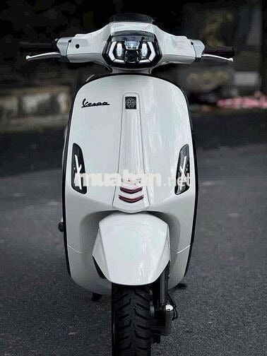 vespa 2016 kiễng đẹp may zin nợ xấu trả 50% ạ