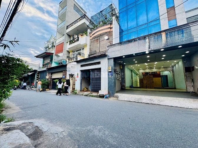 BÁN GẤP TOÀ NHÀ VĂN PHÒNG Đẹp , giá rẻ 