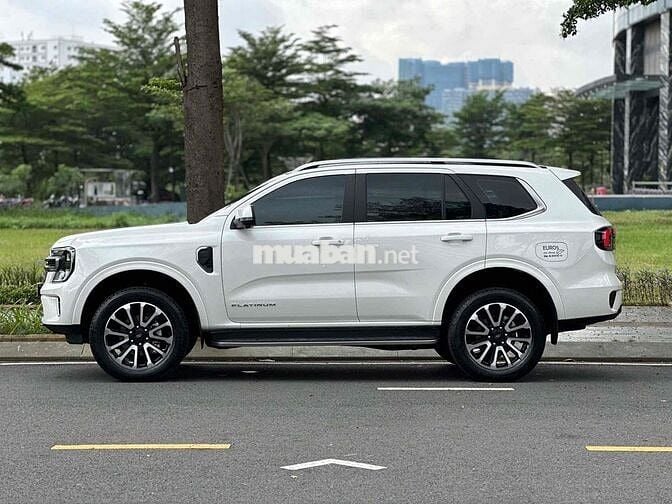 Ford Everest 2025 Platinum 2.0L 4x4 AT - 5000 km