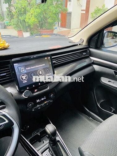 Suzuki XL7 model 2023 số tự động, màu trắng rin