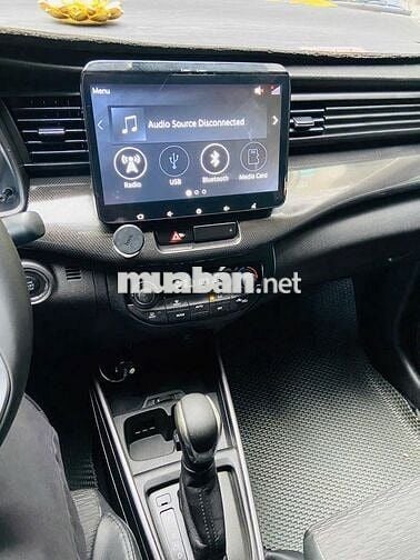 Suzuki XL7 model 2023 số tự động, màu trắng rin